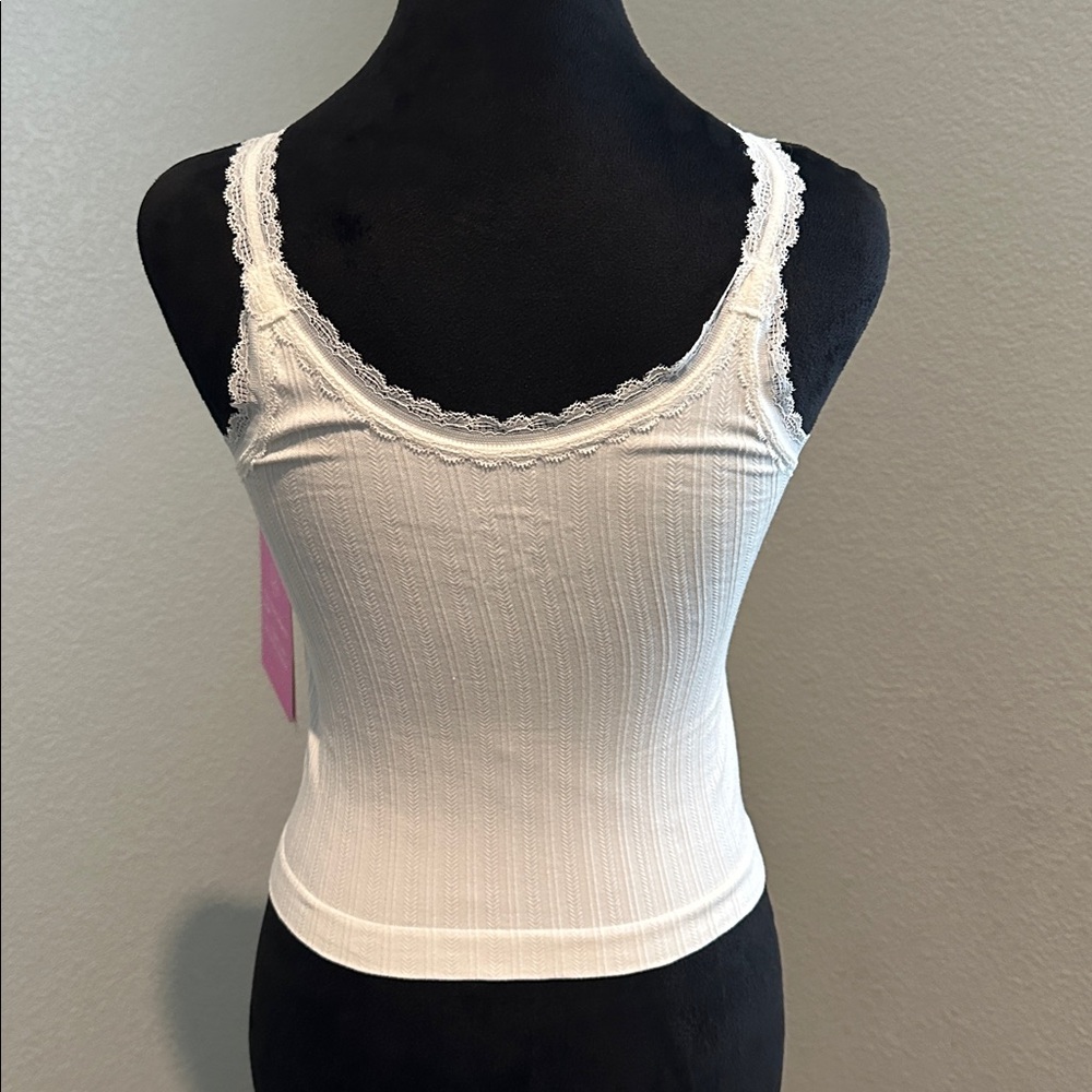 NWT Women’s White Tank Top with built in bra - Picture 5 of 7